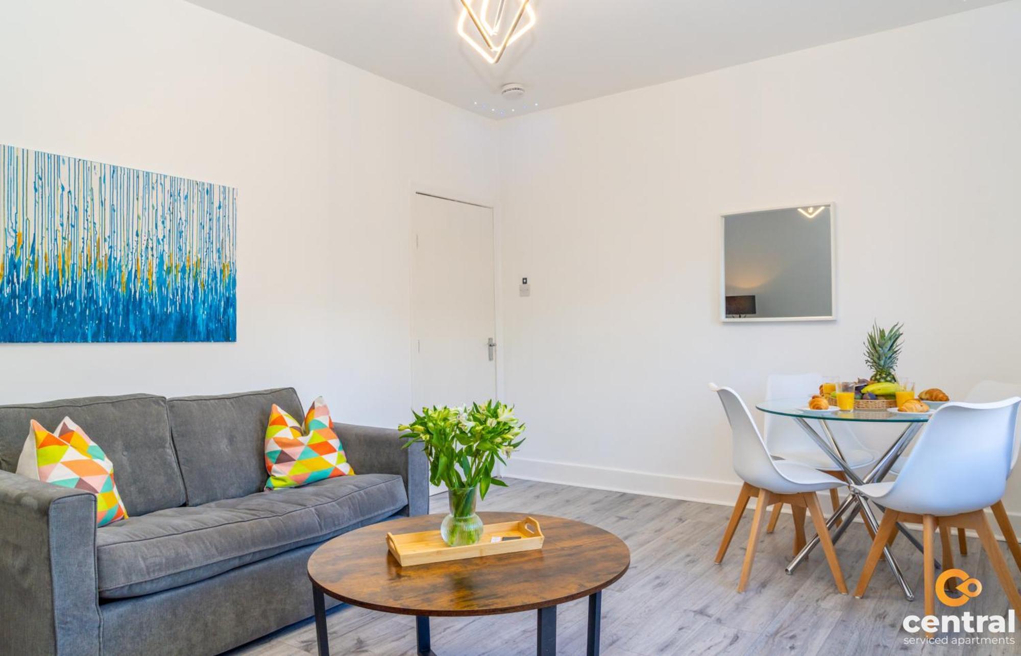 Central Serviced Apartments - 2 Bedroom - Free Street Parking - Fast Wifi - Smart Tvs In All Rooms - Ground Level - Family Neighbourhood - 3 X Double Beds - Heating 24-7 - Trade Stays - Weekly & Monthly Offers Dundee Dış mekan fotoğraf
