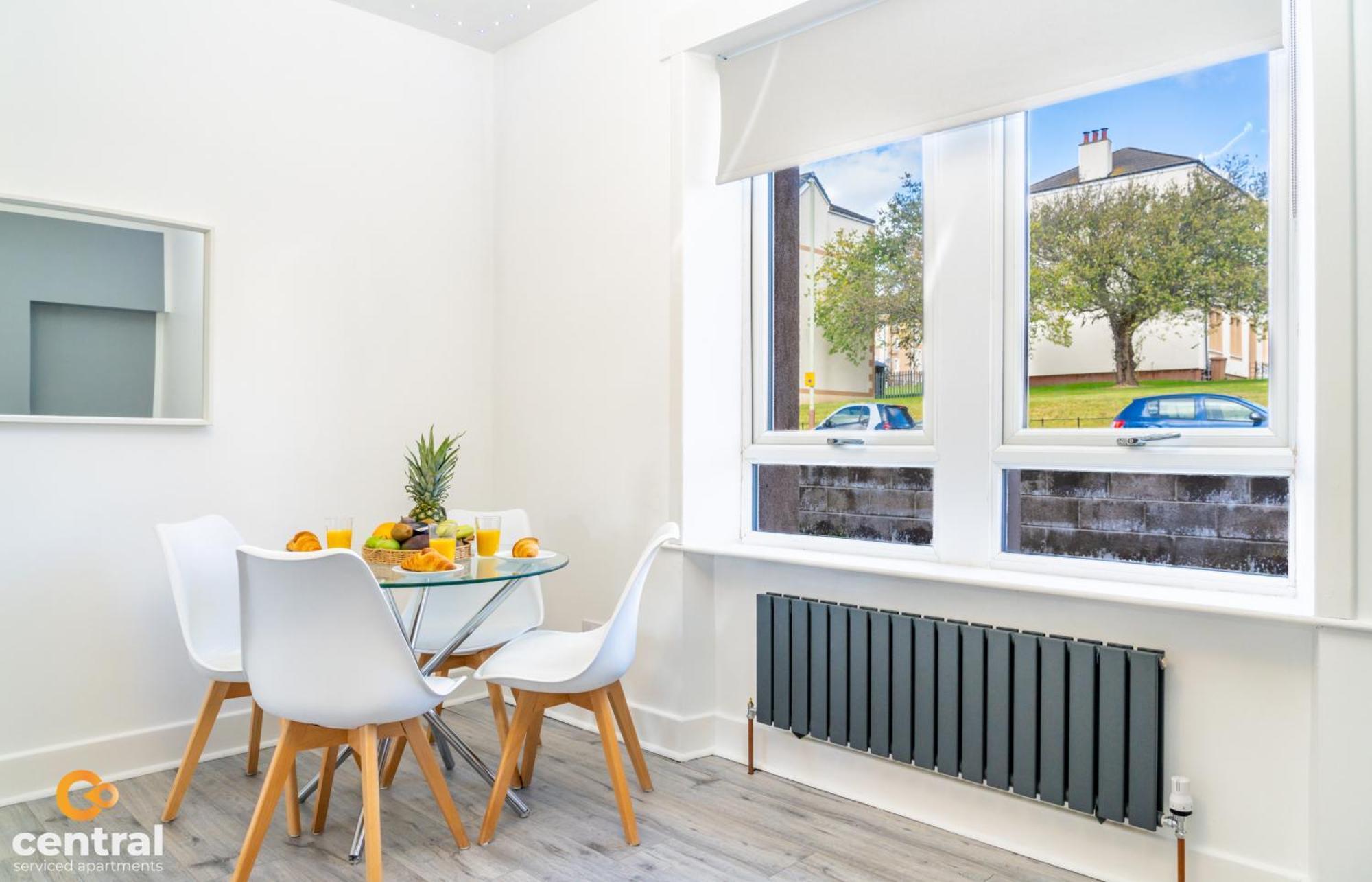 Central Serviced Apartments - 2 Bedroom - Free Street Parking - Fast Wifi - Smart Tvs In All Rooms - Ground Level - Family Neighbourhood - 3 X Double Beds - Heating 24-7 - Trade Stays - Weekly & Monthly Offers Dundee Dış mekan fotoğraf