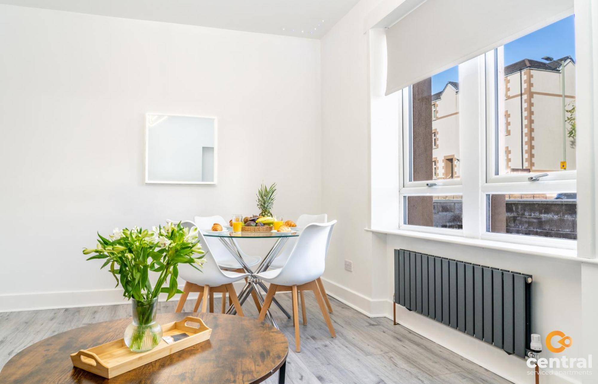 Central Serviced Apartments - 2 Bedroom - Free Street Parking - Fast Wifi - Smart Tvs In All Rooms - Ground Level - Family Neighbourhood - 3 X Double Beds - Heating 24-7 - Trade Stays - Weekly & Monthly Offers Dundee Dış mekan fotoğraf